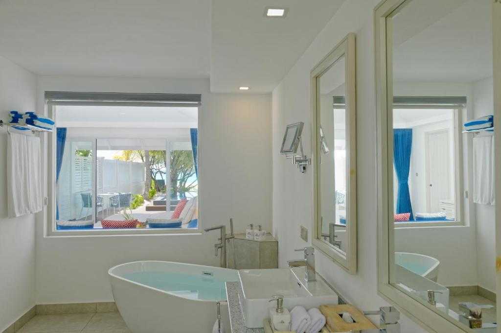 Paradise Island Resort & Spa