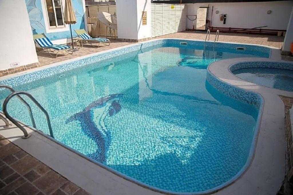 Versailles By Vieras