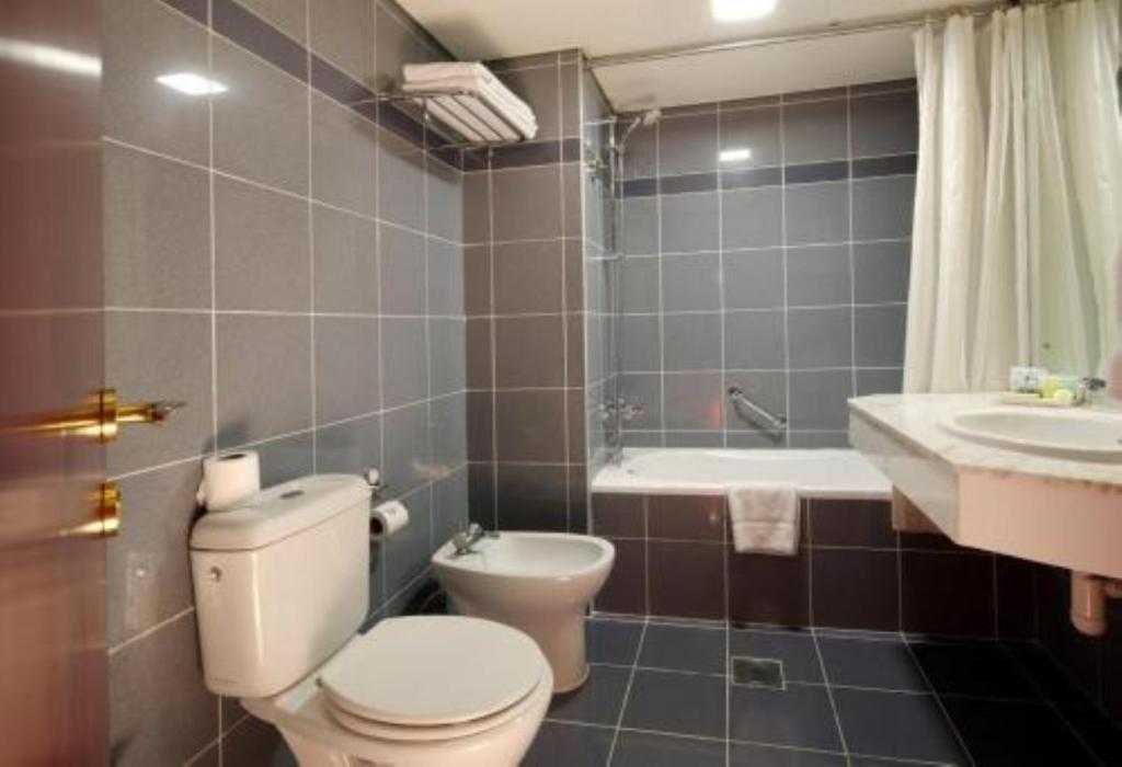 Versailles By Vieras