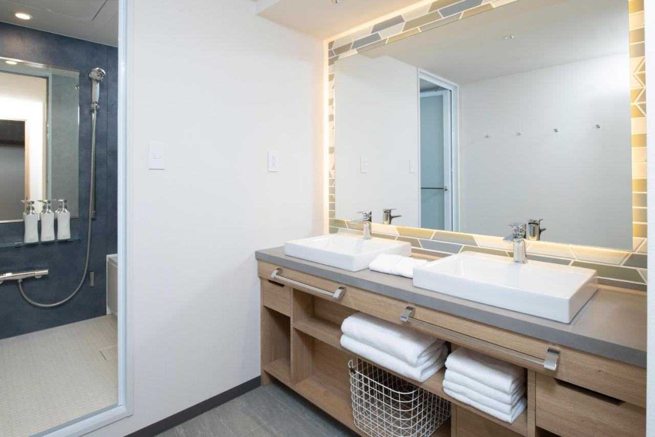 Art Hotel Osaka Bay Tower