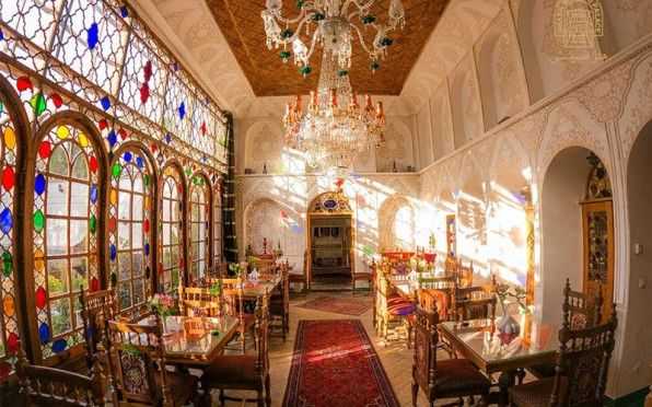 اقامتگاه سنتی قصر منشی