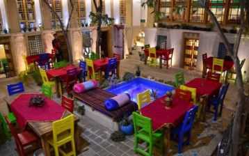 اقامتگاه بومگردی عمارت هفت رنگ شیراز